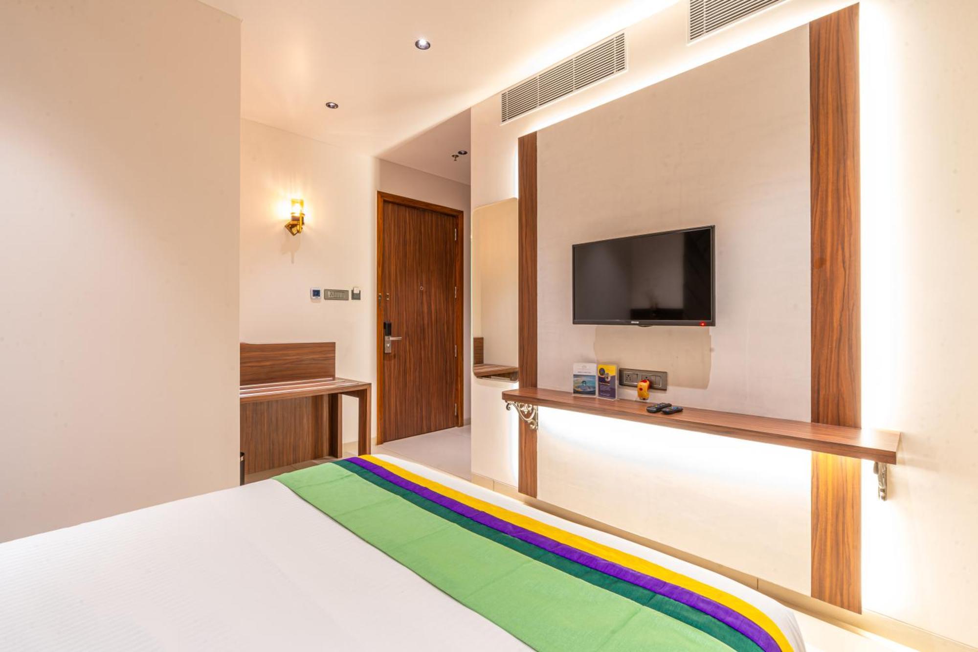 Treebo Premium Heritage Grand -Majiwada ثين المظهر الخارجي الصورة
