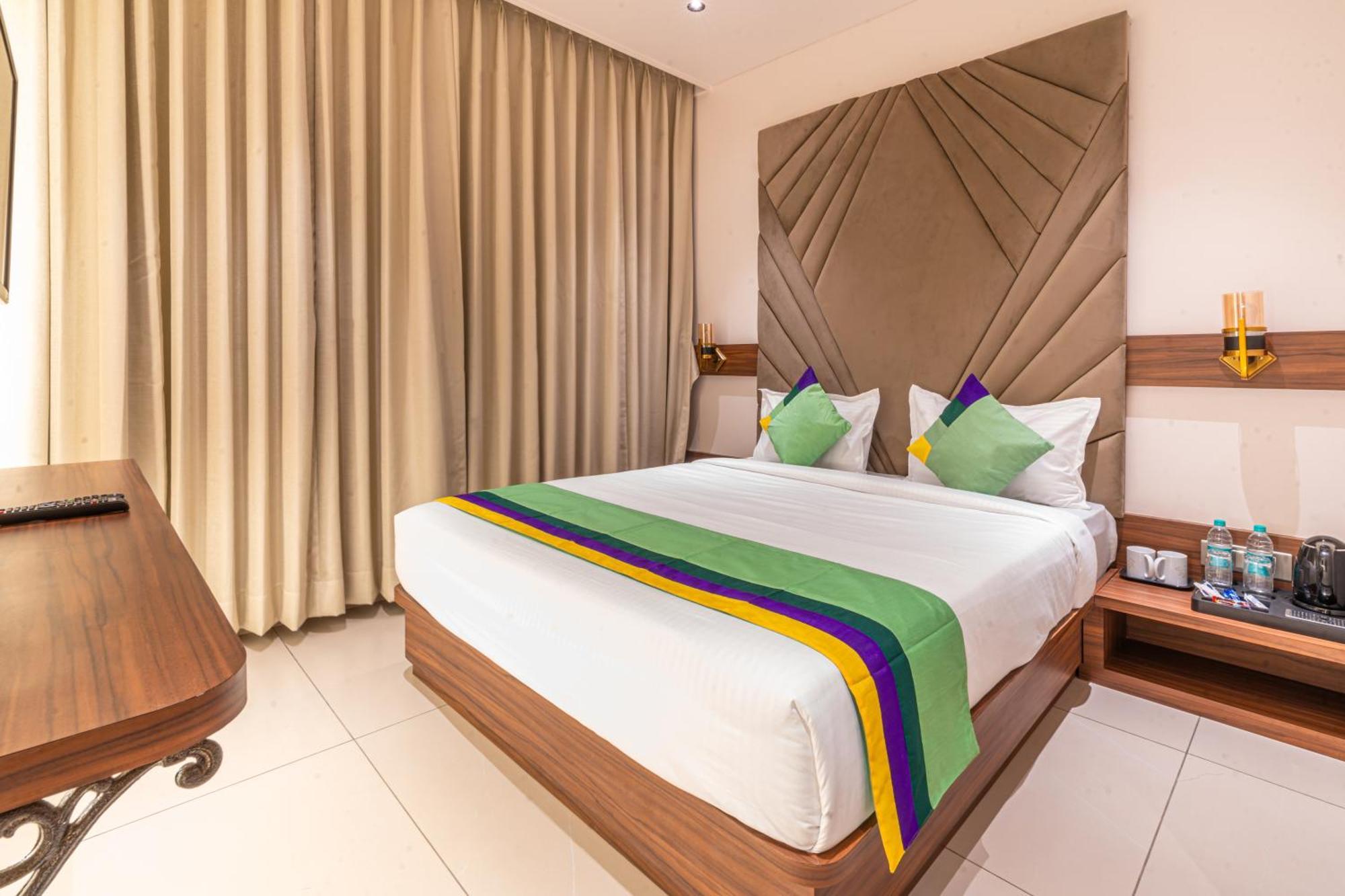 Treebo Premium Heritage Grand -Majiwada ثين المظهر الخارجي الصورة