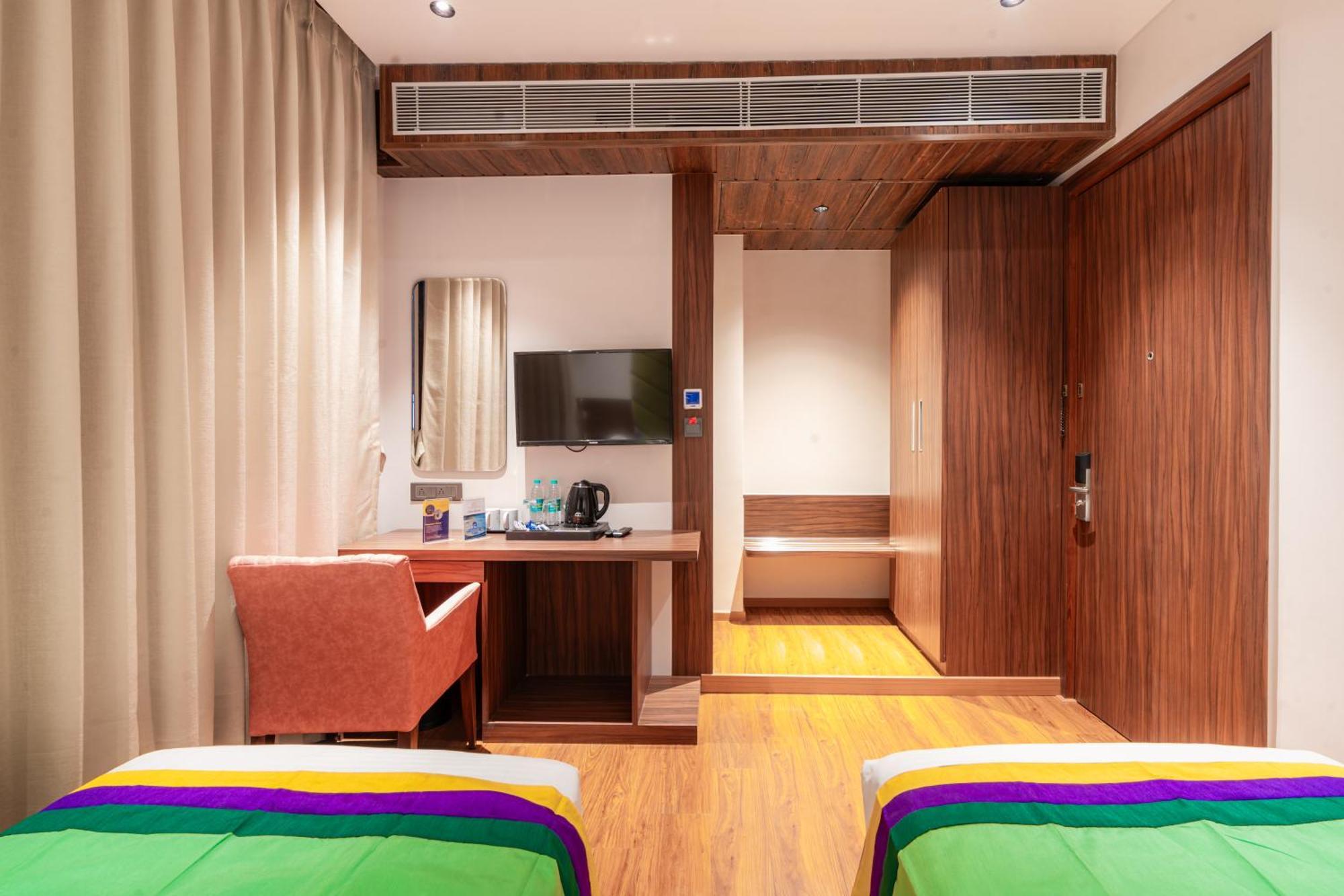 Treebo Premium Heritage Grand -Majiwada ثين المظهر الخارجي الصورة