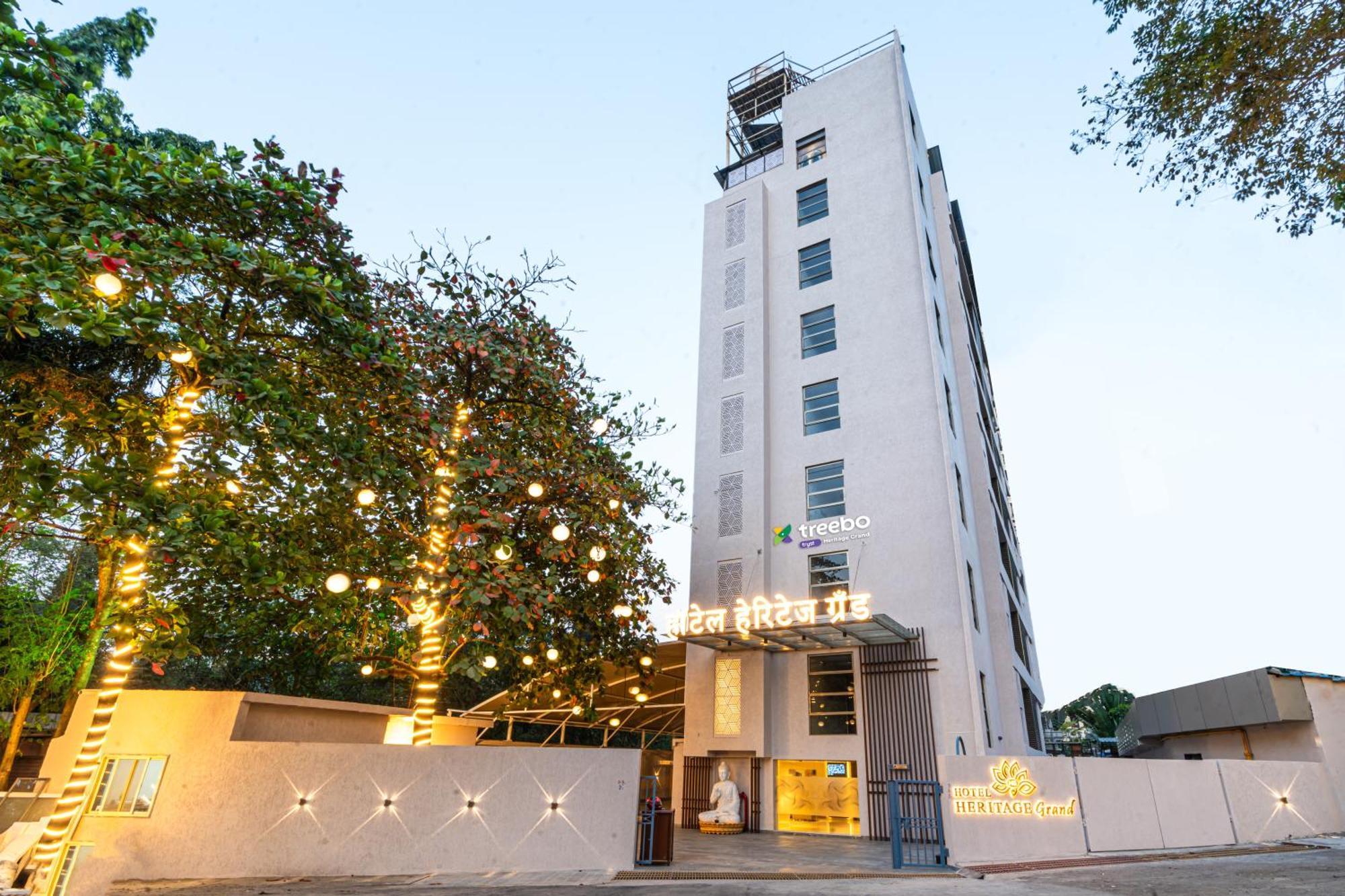 Treebo Premium Heritage Grand -Majiwada ثين المظهر الخارجي الصورة