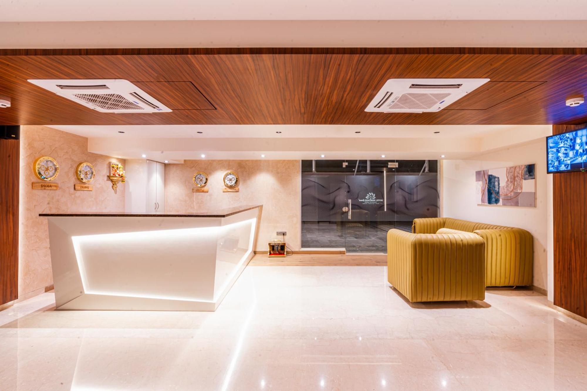 Treebo Premium Heritage Grand -Majiwada ثين المظهر الخارجي الصورة
